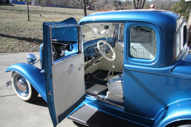 1932 Ford 5 Window Coupe, Fiberglass Fenders, Steel Body, True Nostalgic Ho...