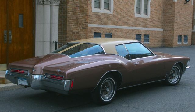 1971-buick-riviera-boat-tail-gs-floor-sh