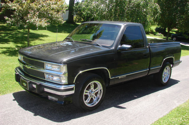 88 Chevy Silverado 1599 Short Bed, 2 Dr, Std Cab, Only 104K Miles