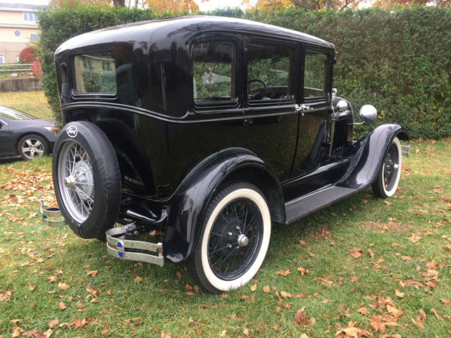 Ford 1929 Model A Town Sedan Briggs Restored Black Leather